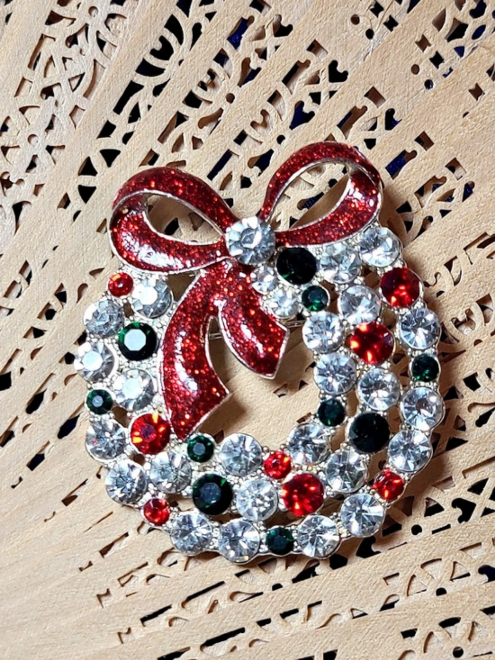 Rhinestone Bow Wreath Brooch in Red & Silver Like New